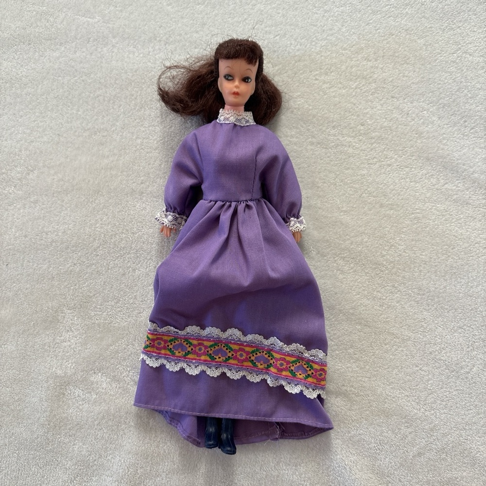 Vintage 1960's Brunette Miss Babette EEGEE Toy Co. with Handmade Clothing